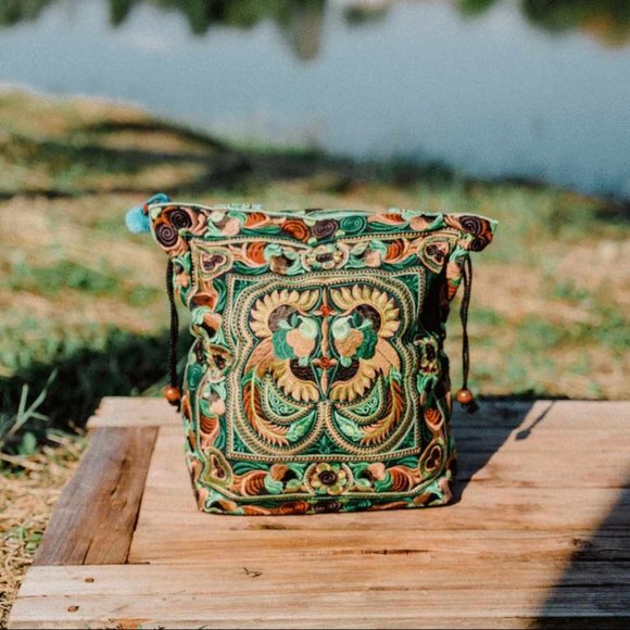 Green Bird Pattern Embroidered Purse - Picture 14 of 16